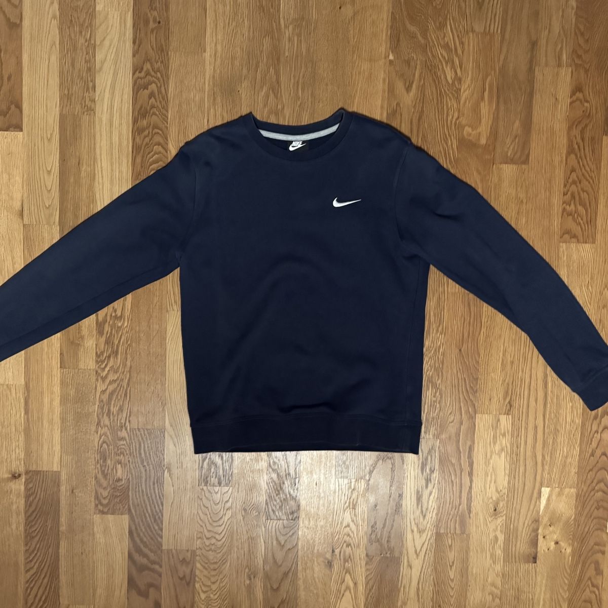Nike Maglioni & Felpe: Sweatshirt Nike navy – Usato da Münchenbuchsee venduto da kim_2112