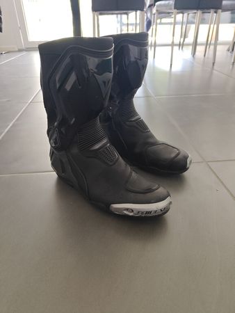 Dainese Stiefel Gr. 44 — Top Zustand.