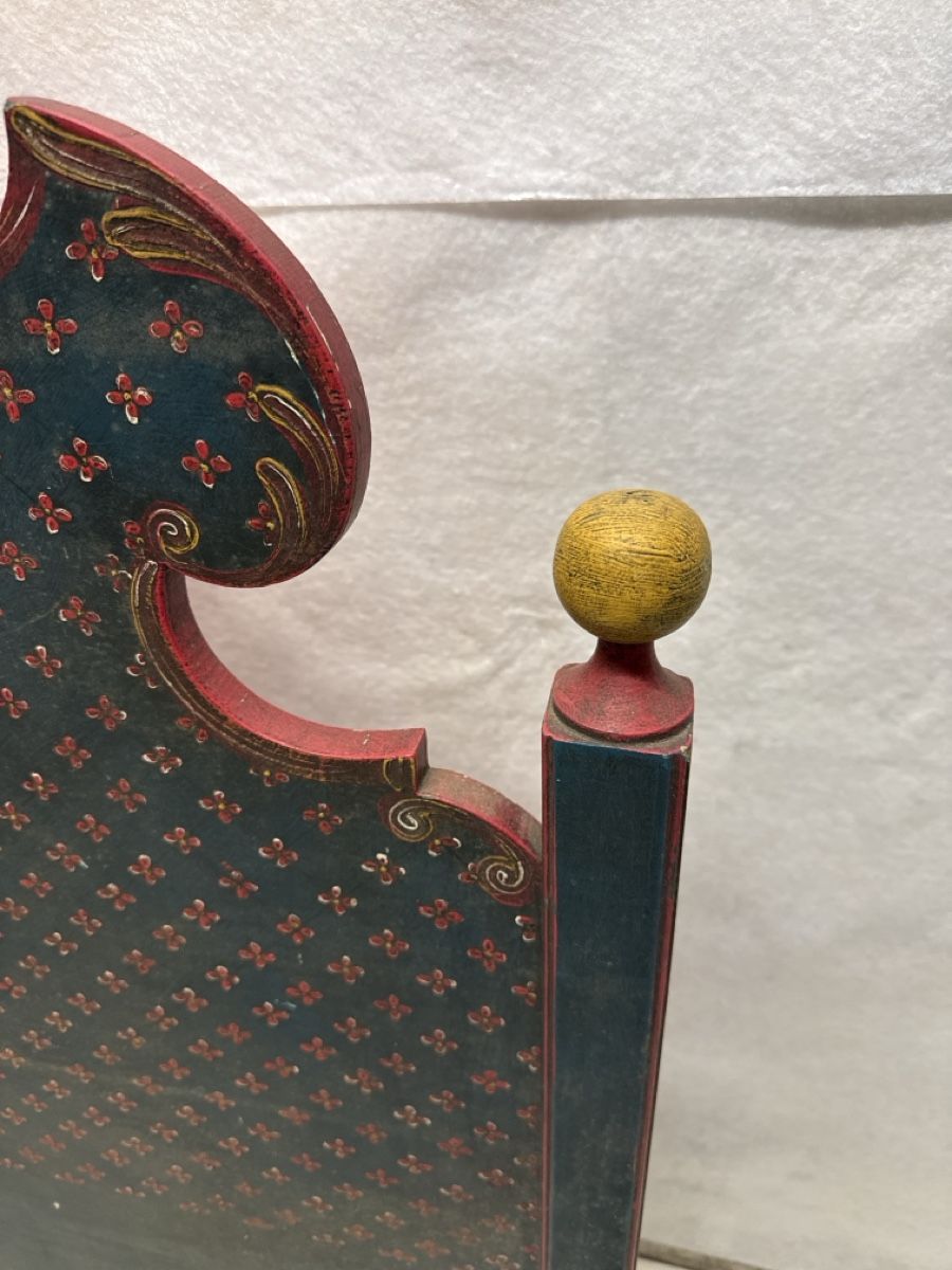 Betten: Antiker Holzbettrahmen 2m lang – Gebraucht aus Grenchen von swiss.antiques 5