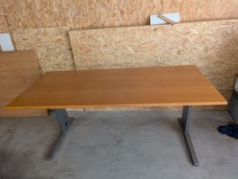 Bürotisch stabil mit Metallgestell höhenverstellbar