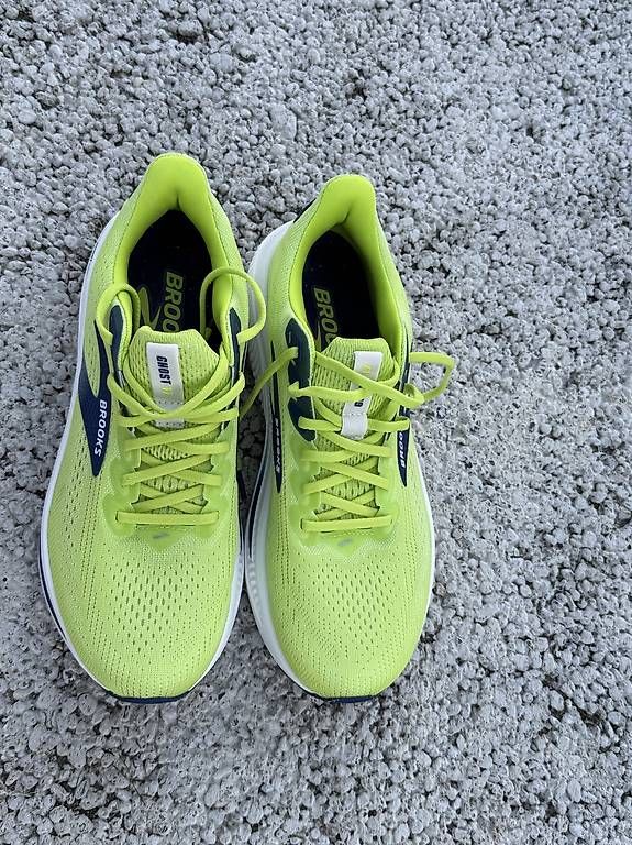 Scarpe da uomo: Laufschuhe Brooks Ghost 17, Grösse 43 – Usato da Strengelbach venduto da Bazin 1