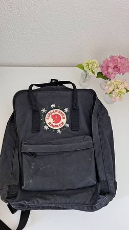 Fjallraven Kanken Unikat handbestickt "Midnight Garden"