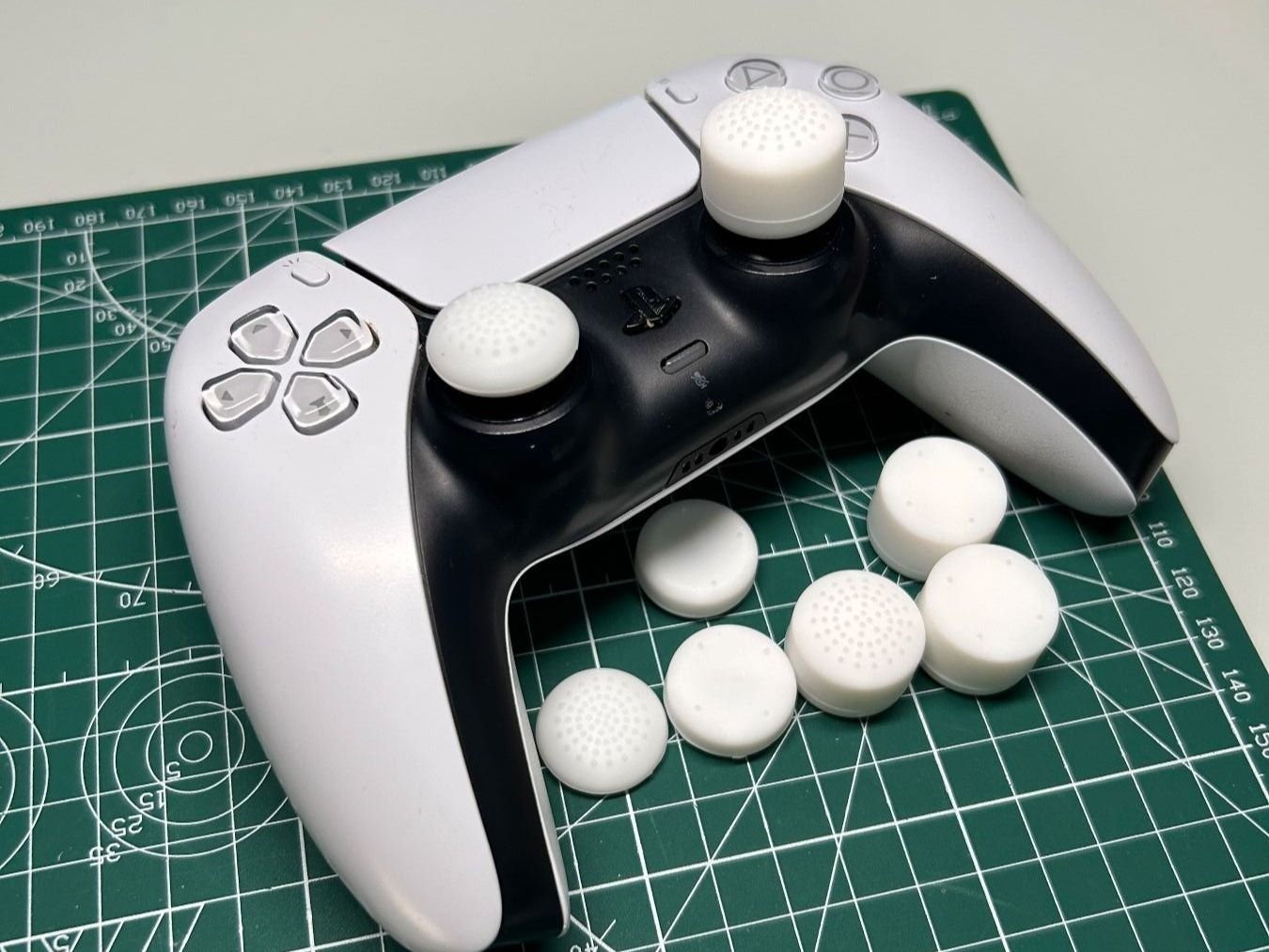 Controller: 8er Set Controller Grips / Noppen (White) – Nuovo (secondo la descrizione) da Niederwil SO venduto da BlueSonic 6