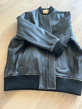 Max Mara, Lederjacke