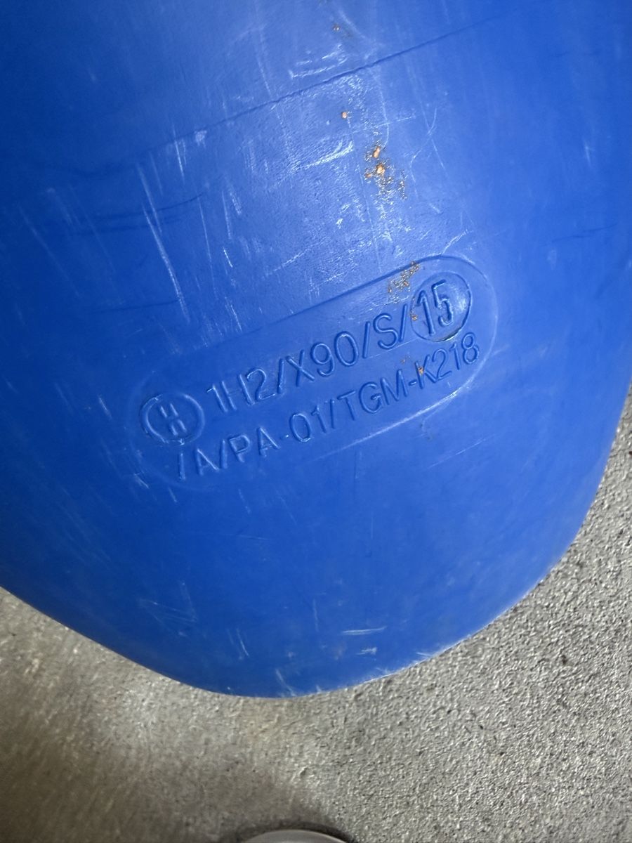 Autres accessoires p. véhicule: Divers tonnneaux en plastique  – D'occasion à Choex par Adri27000 8