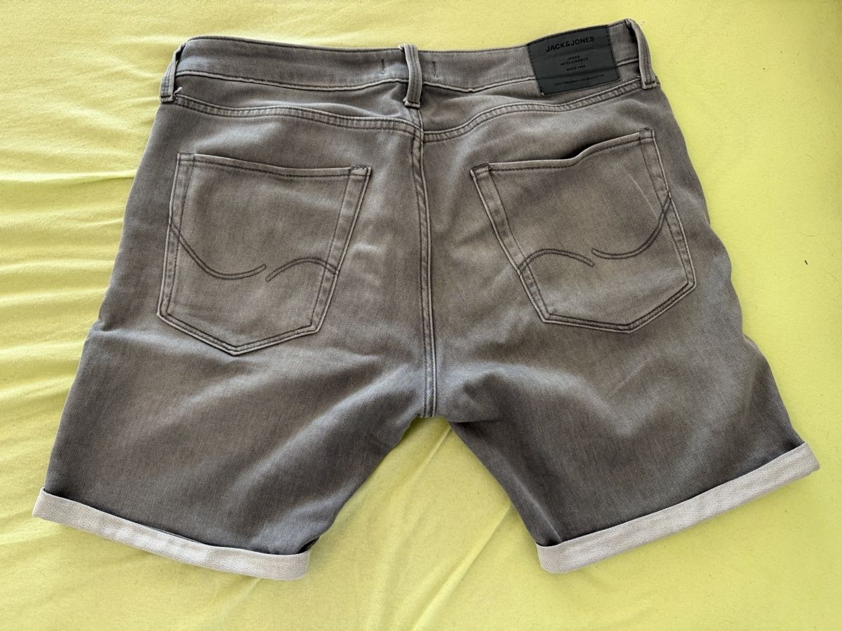 Lotti di vestiti: Set t-shirt Carhartt et shorts – Usato da Fétigny venduto da moostic 5