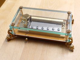 Reuge Music Sainte-Croix Spieldose – 3/72, Glasvitrine