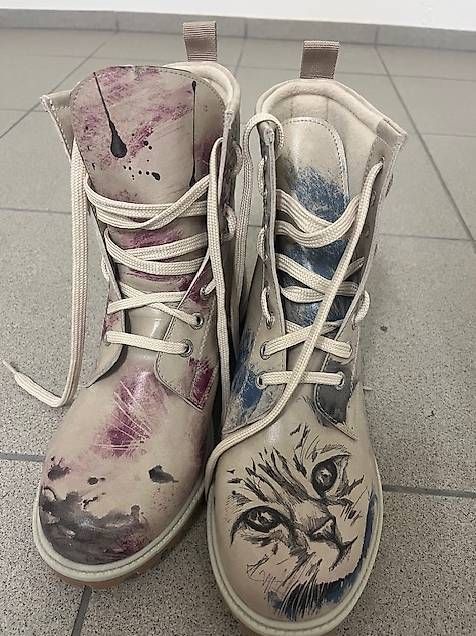 Scarpe da donna: Coole Damenstiefeletten – Usato da Domat/Ems venduto da chrislassi