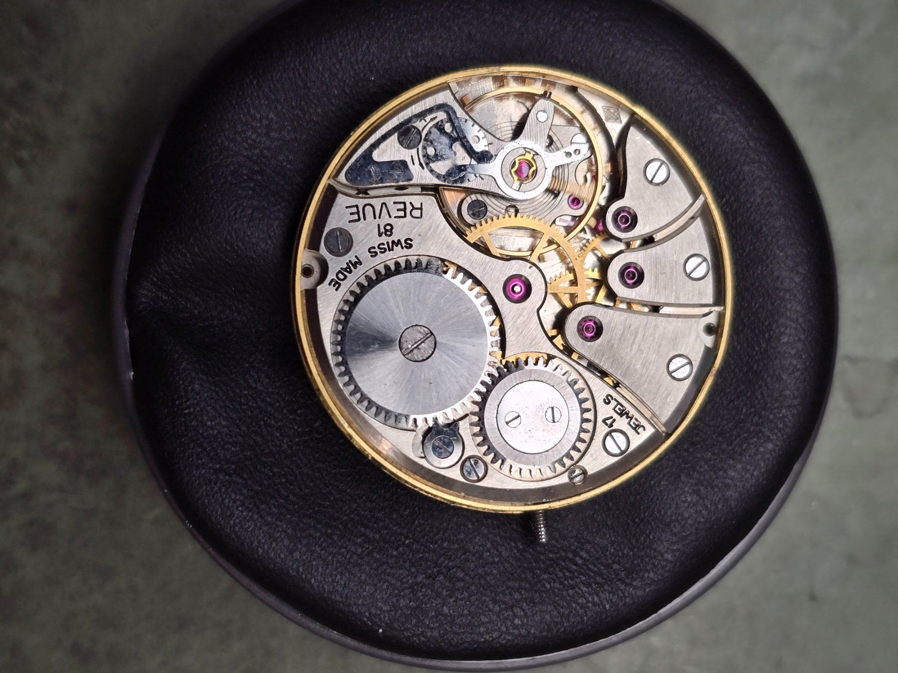 Orologi: Mouvement Revue 81 manque la couronne – Usato da Tramelan venduto da Nirdan 1