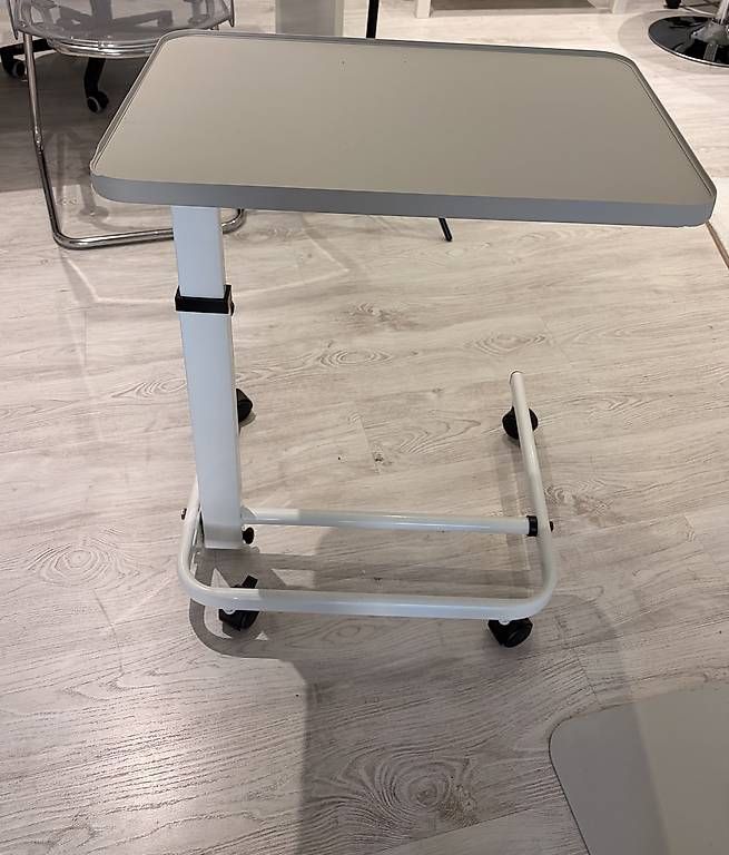 Tische: Kl. Rolltisch – Gebraucht aus Winterthur von lau_spc7