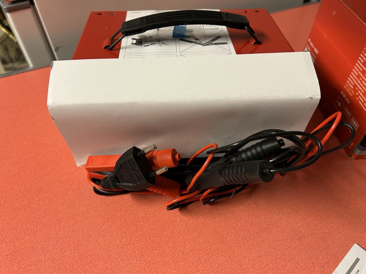 Einhell Caricabatterie: Einhell CC-BC 10 E Batterieladegerät - Neuwertig! – Nuovo (secondo la descrizione) da Lanzenhäusern venduto da vic63 6