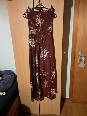 Robe bordeau a fleur