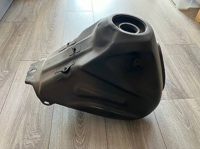 Honda Accessori per altri veicoli: Honda FMX 650 Tank 1997 – Usato da Seewen SO venduto da Eliane-Nora