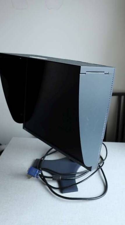Lacie Monitor: Ecran d'appoint pour PC portable (Câble VGA) – Usato da Onex venduto da eri-cardo-ch