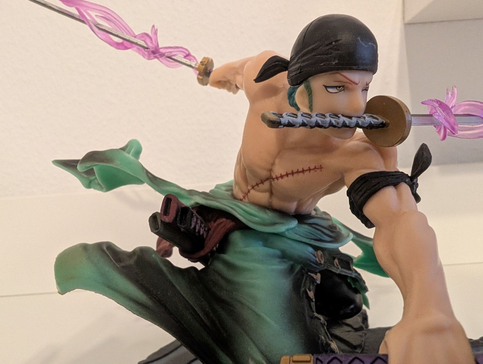 Statuette: Actionfigur Zoro mit drei Schwertern Top Zustand – Nuovo (secondo la descrizione) da Wangen b. Olten venduto da kim_x9zn 2