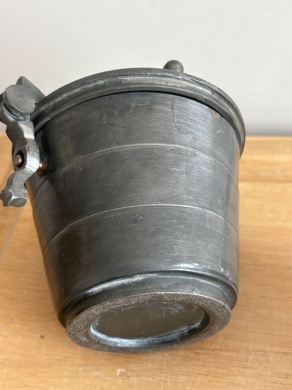 Tassen: Zinnbecher mit Deckel und Gewichten antik – Gebraucht aus Frick von Rukki 5