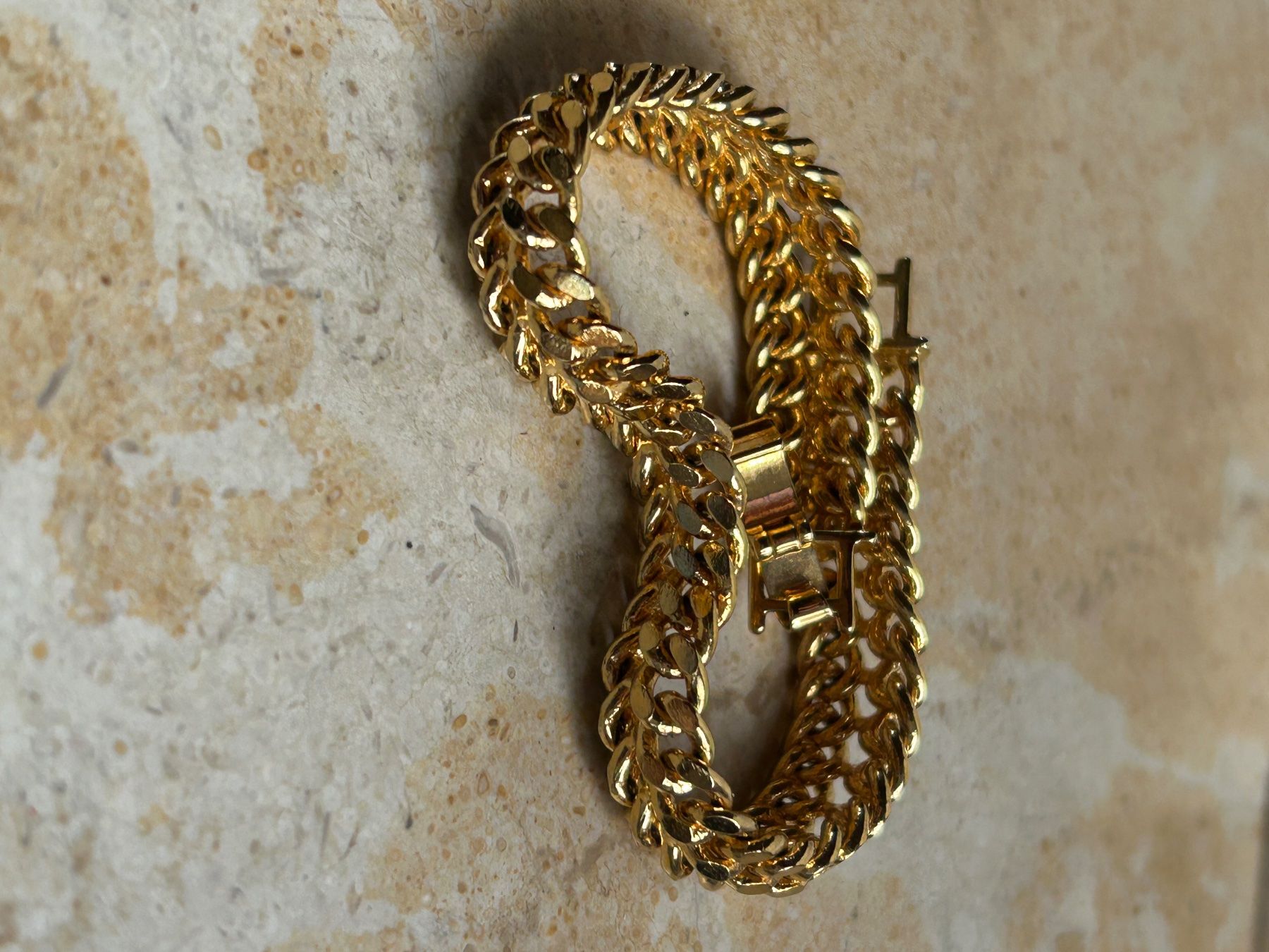Bracciali & Braccialetti: Goldfarbenes Armband, Modeschmuck, neuwertig – Usato da Laufen venduto da belleskulptur 9