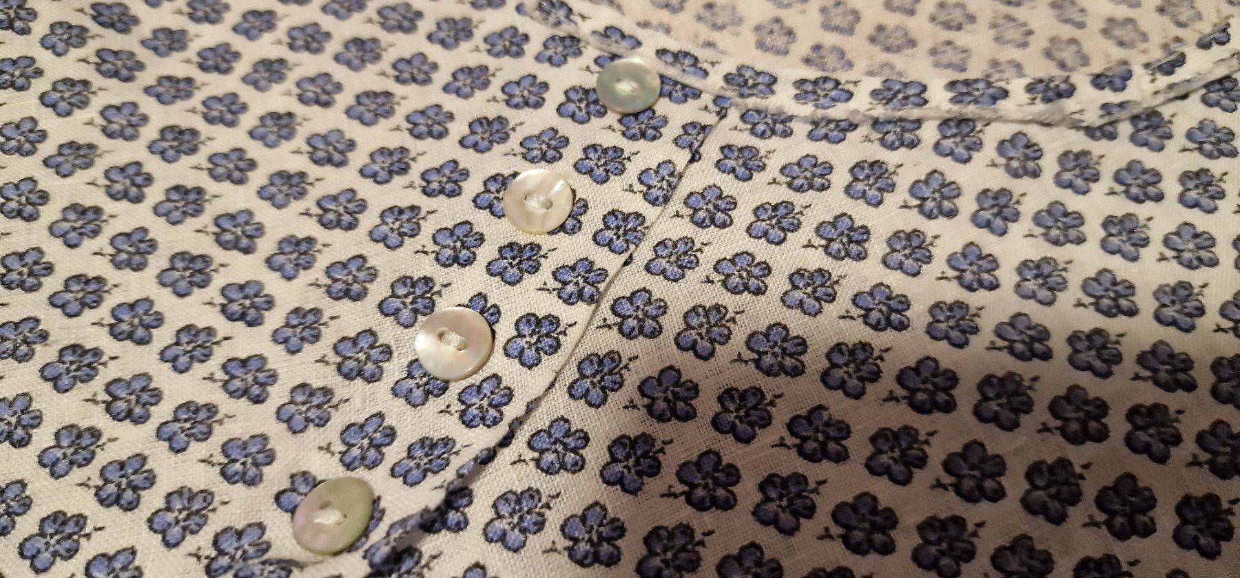 Blusen: Set aus 2 Hemd und Bluse "and Camicie 38" und "Old Navy S" – Gebraucht aus Fällanden von zeno01 2