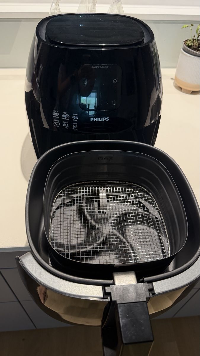 Philips Küchengeräte: Philips Airfryer Heissluftfritteuse – Gebraucht aus Hinterkappelen von Nuugi 1