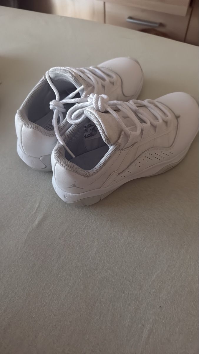 Jordan Scarpe da donna: Baskets blanches taille 38 air Jordan – Nuovo (secondo la descrizione) da Biel/Bienne venduto da ant_h25x