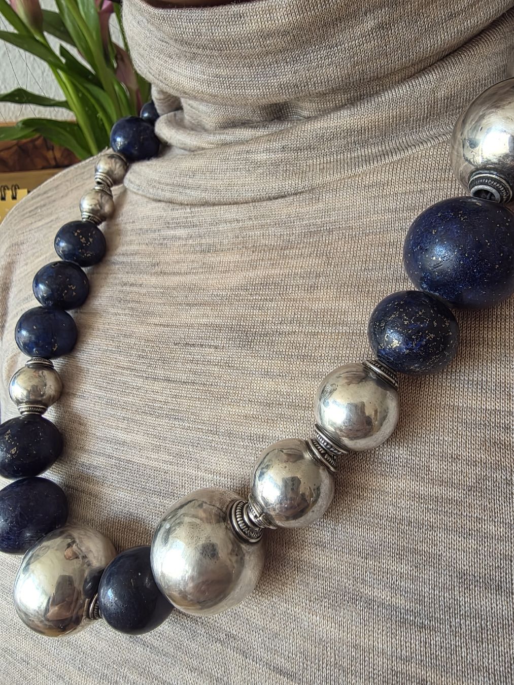 Catenine: Statement Lapis Lazuli & Sterling Silver Beaded Necklace – Usato da Zollikofen venduto da Tamyru77