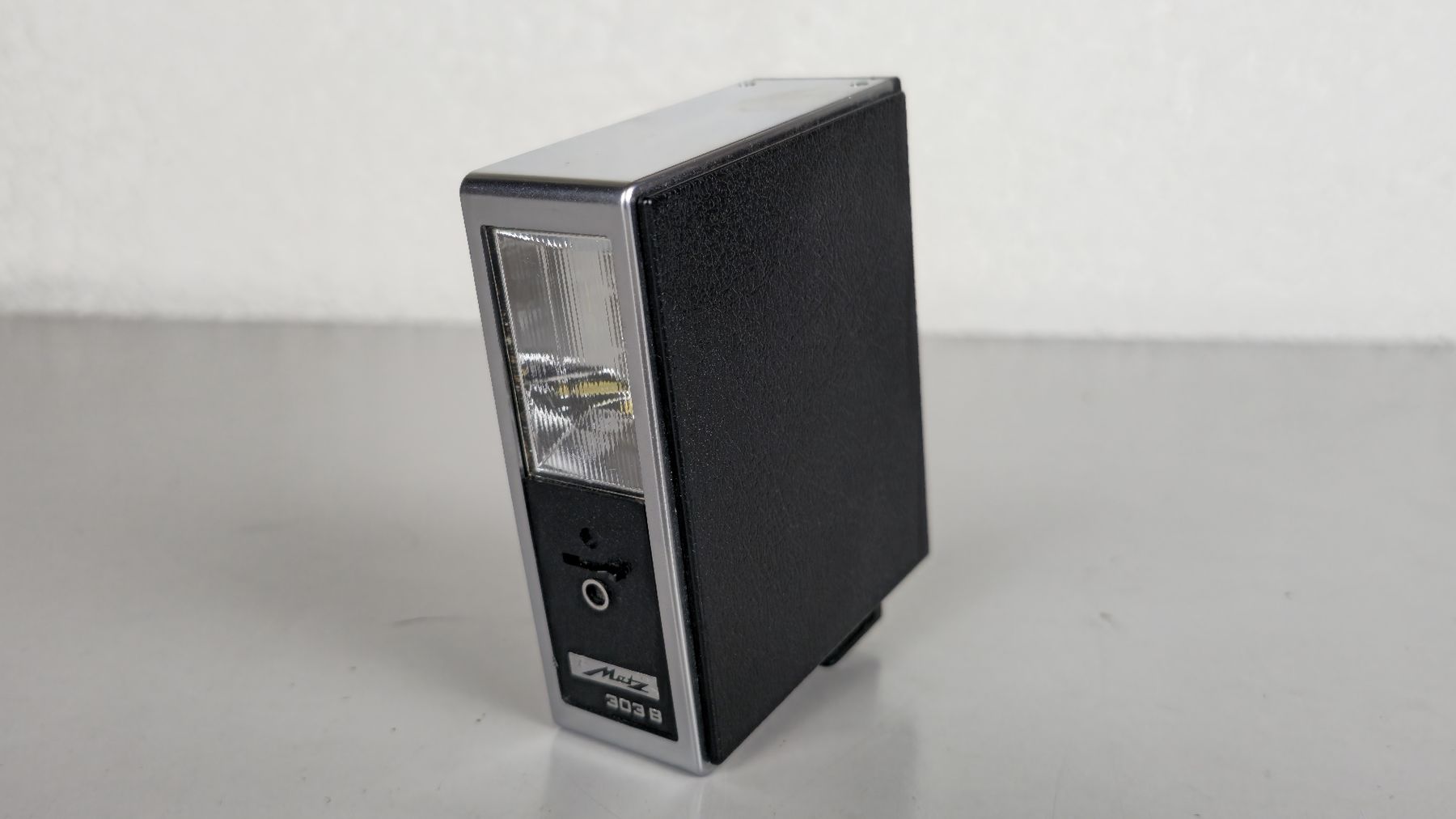 Flashs: Metz 303B Blitzgerät – Défectueux à Arbon par Evathefirst