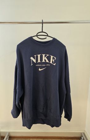 Dunkelblauer Pullover Nike