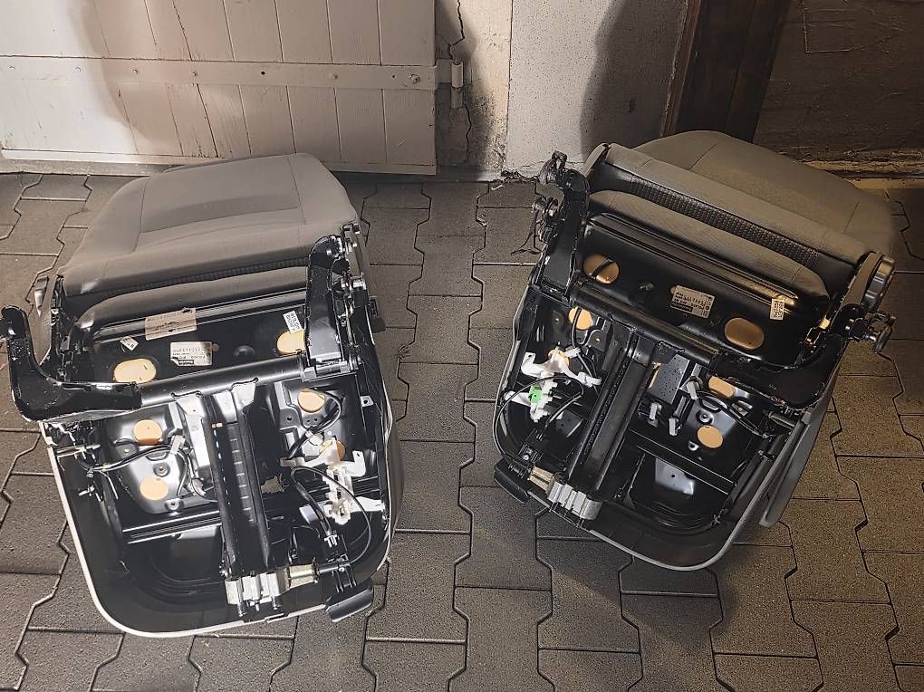 Alle Autoersatzteile: VW Golf 4 Vordersitze Stoff – Gebraucht aus Thal von Jones9424