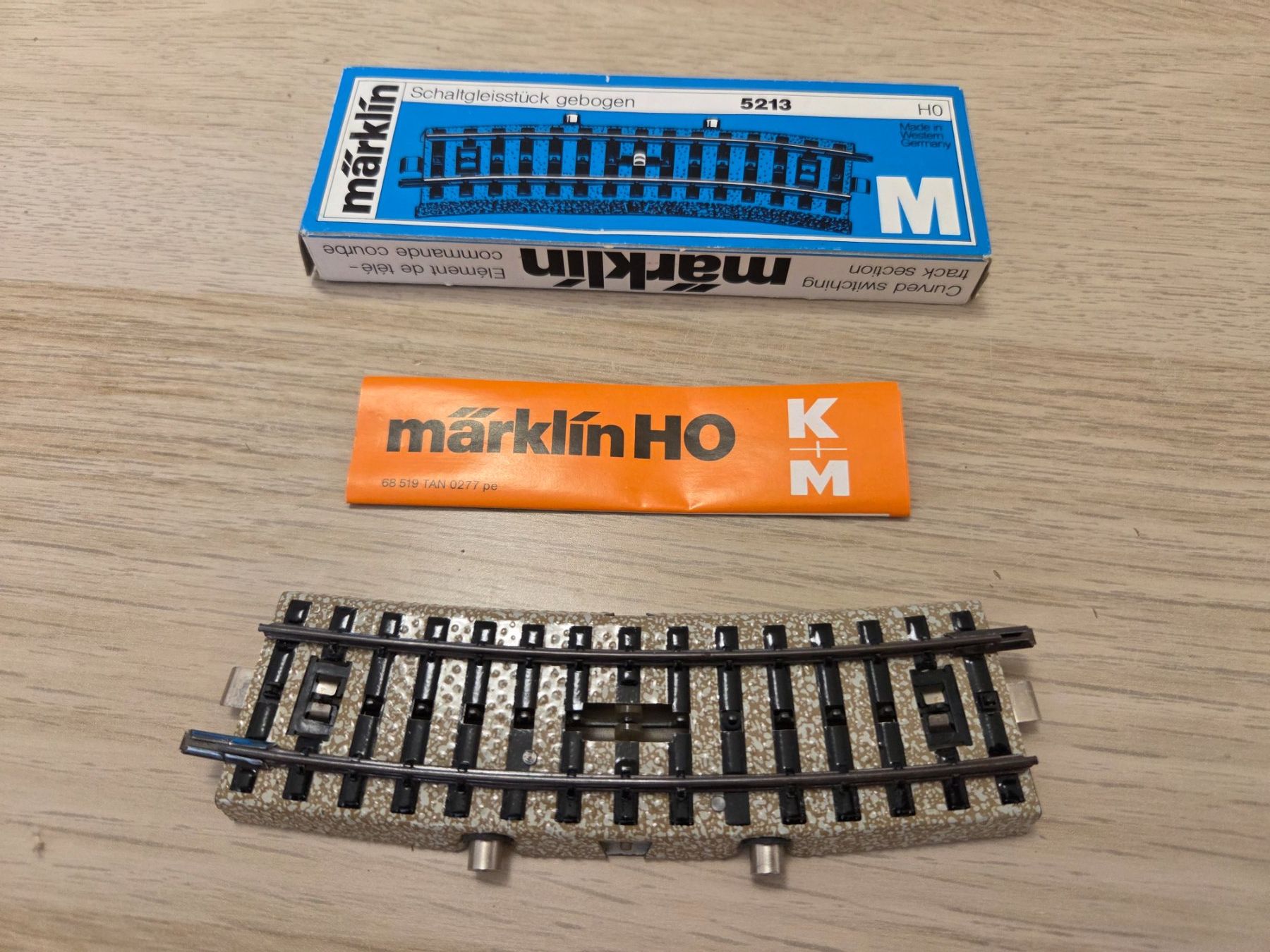 Märklin Modelleisenbahnen: Märklin 5213 Schaltgleis H0 – Neu und originalverpackt aus St-Aubin-Sauges von Lo_Go