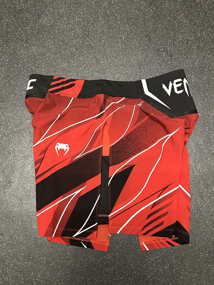 Venum Pantaloni: UFC x Venum Gladiator Shorts – Usato da Bülach venduto da SaronAchmid 2