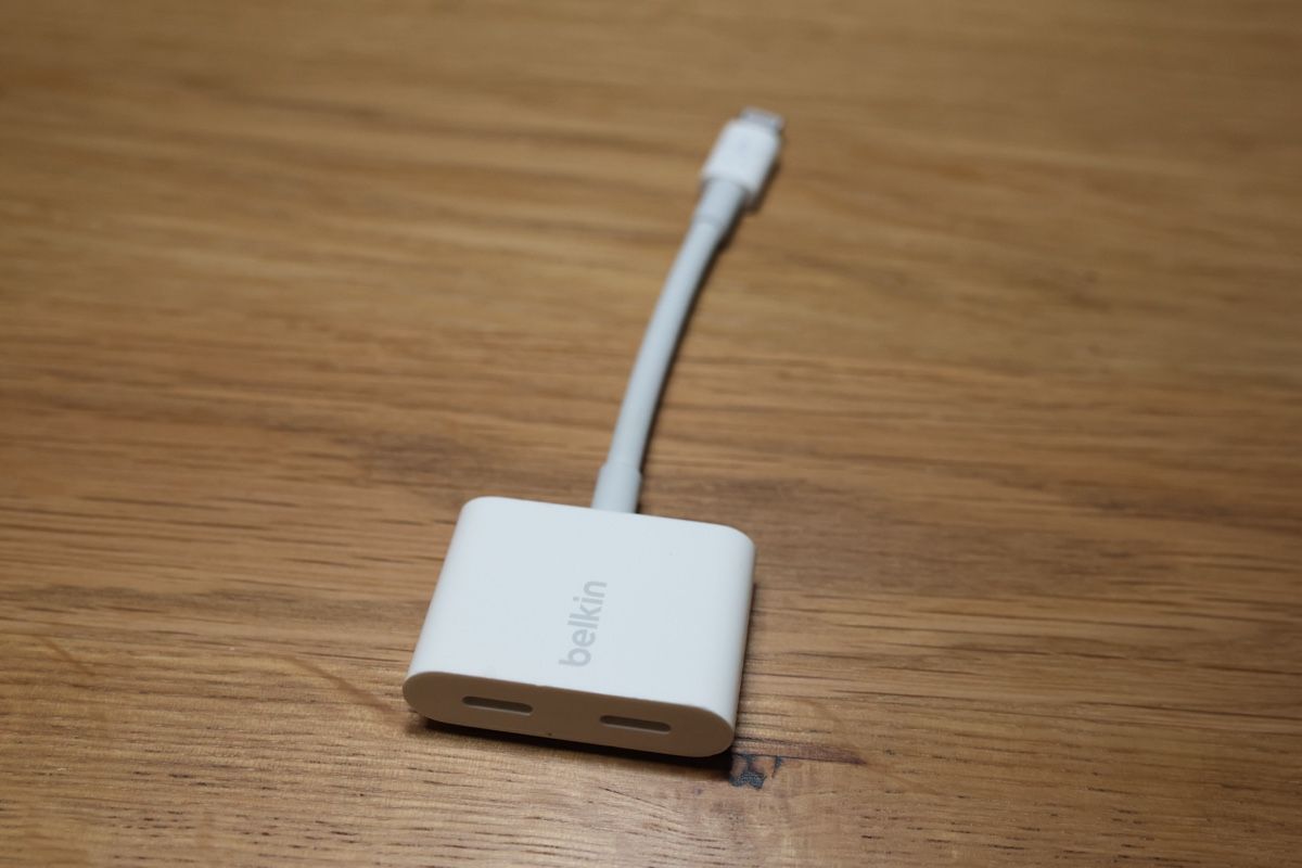 Belkin Laufwerke & Adapter: Belkin Lightning Audio + Charge Rockstar Adapter – Gebraucht aus St. Gallen von UsDeSchwiz 2