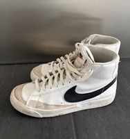 Nike High Top Sneaker in Grösse EUR 38.5 / UK 5.5 / 24 cm