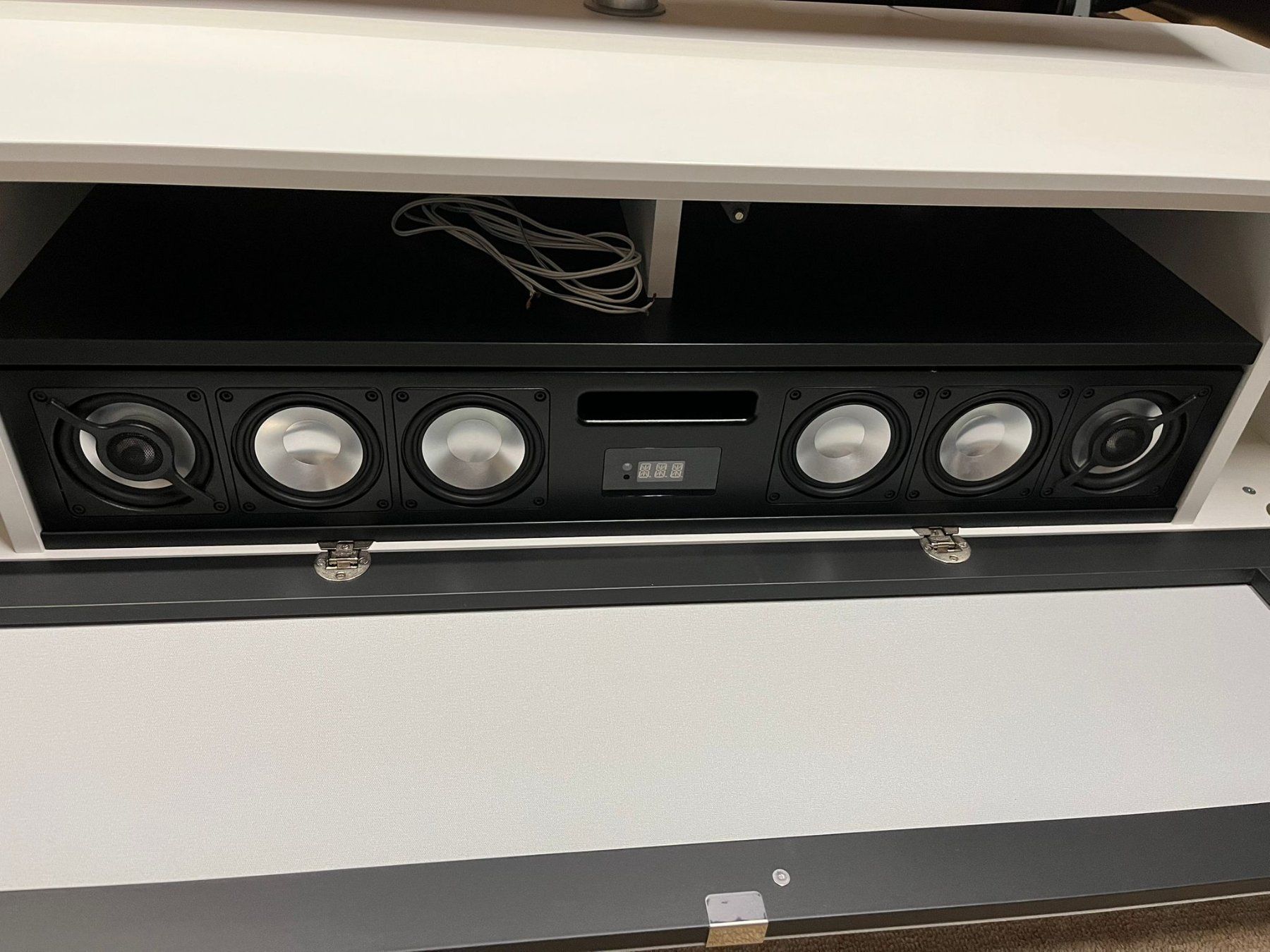 Panasonic Televisori: Panasonic OLED TV inkl. Möbel und Canton Lautsprecher – Usato da Lachen SZ venduto da fma8852 6