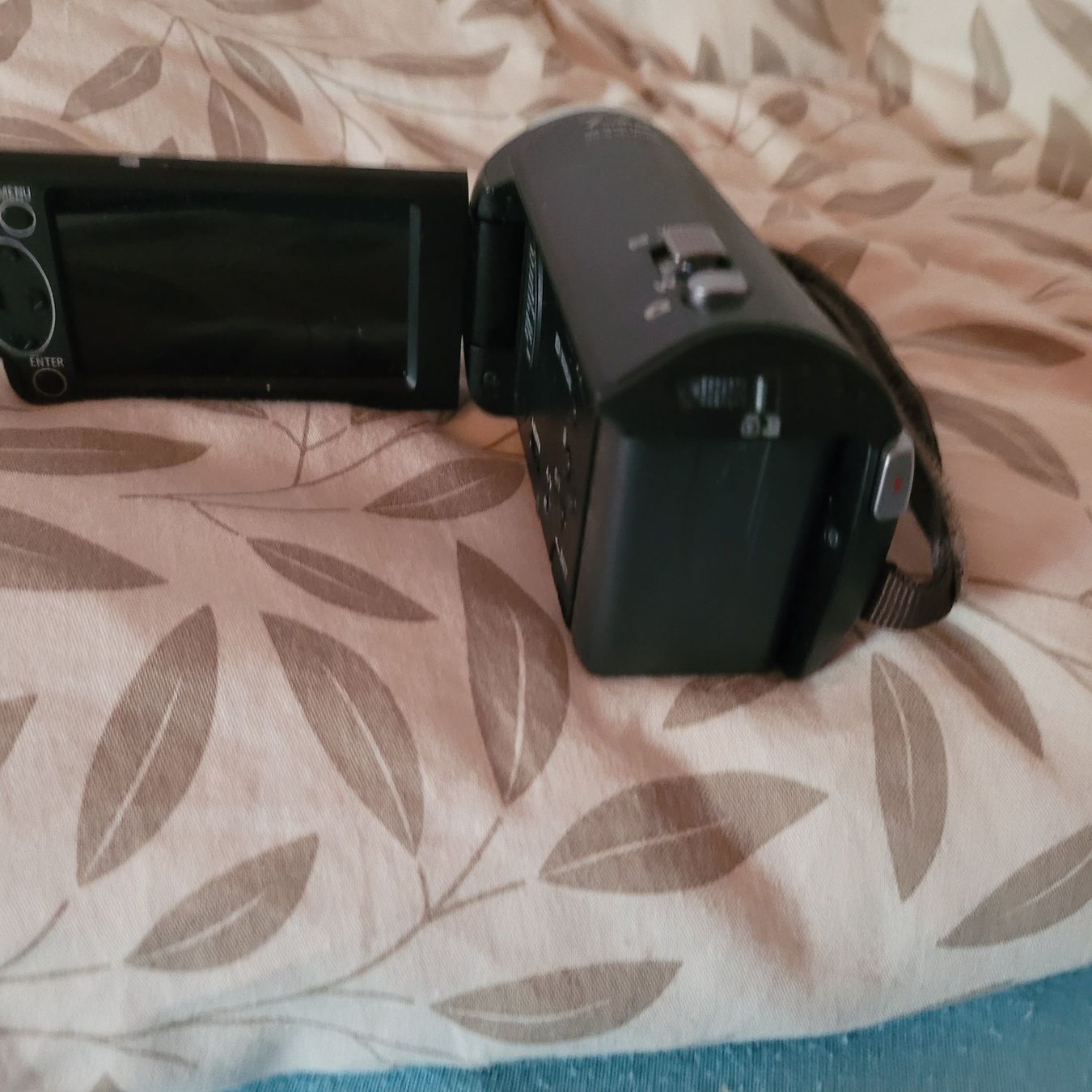 Panasonic Caméscopes: Panasonic HC-V160 Videokamera Full HD – D'occasion à Grône par Gronibar 2