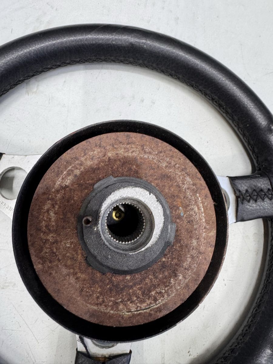 Tutti pezzi di ricambio auto: Vw Beetle Formuling France Lenkrad – Usato da Künten venduto da tot_bw26 3