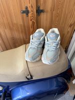 Modischer Sneaker türkis 42