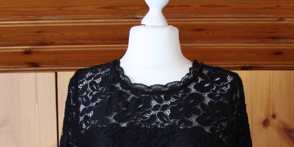 Vestiti: Kleid YESSICA mit Spitze schwarz Gr. 46 – Usato da Flüelen venduto da Diversicum-Curvy 2