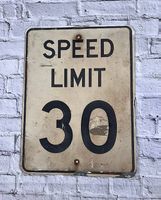 Vintage Strassenschild Speed Limit