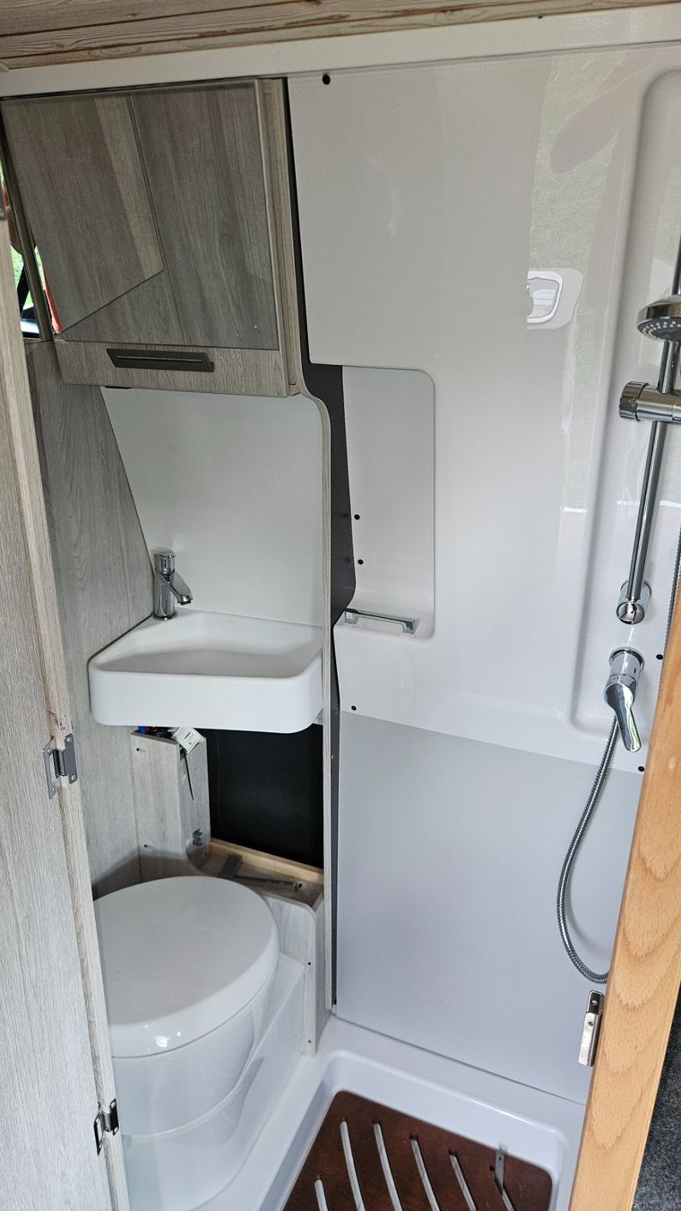 Renault Veicoli da campeggio: Wohnmobil/Camper Renault Master – Usato da Obersaxen venduto da Buehrerlf4 6