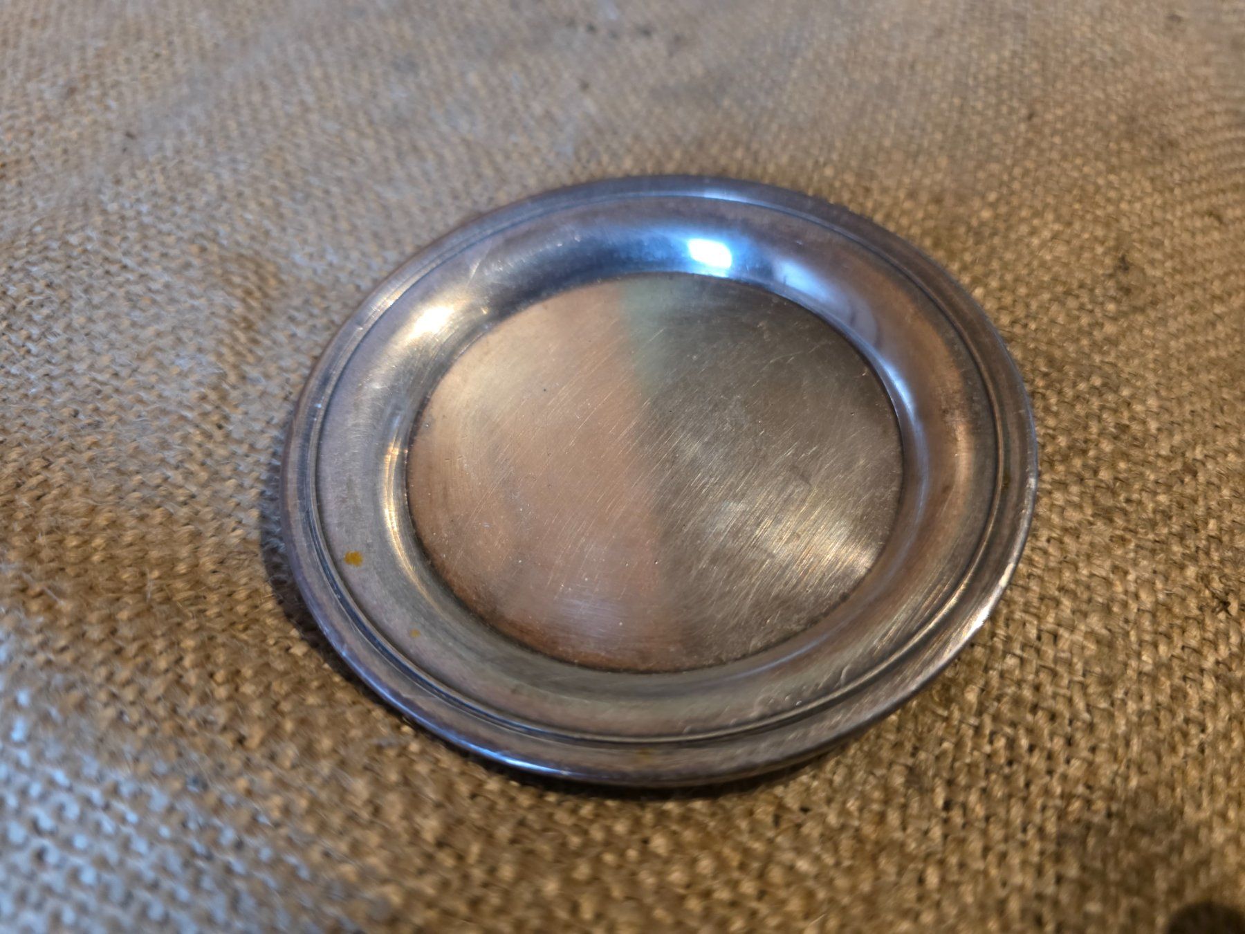 Teller: Metall Teller 9, 5 cm - 82 Gramm – Gebraucht aus Walterswil BE von Lonitti