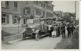 2 POSTAUTO  Uster ZH ca 1930! Toll belebte AK !