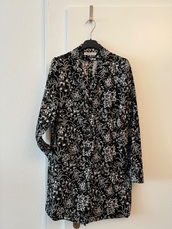 Schön bedruckte lange Jacke, Grösse 40, Magdalena Ernst