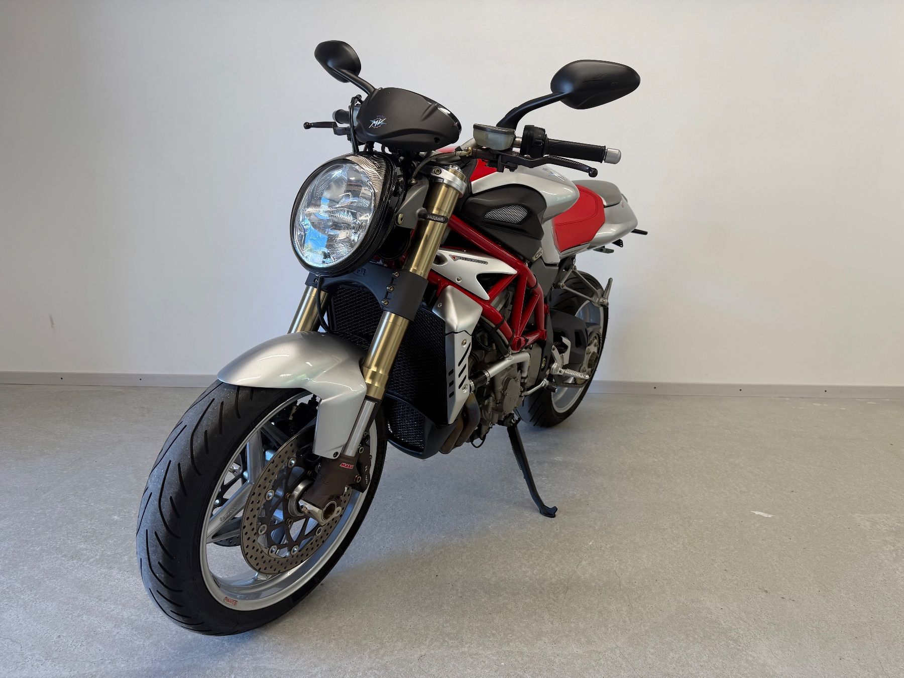 MV Agusta Strada: MV-Agusta Brutale 910 Nakedbike – Usato da Trogen venduto da Alpinmotos 3