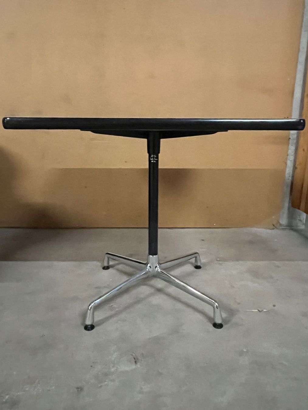 Tavoli: Vitra Eames Table – Usato da Kehrsatz venduto da doegu78 1