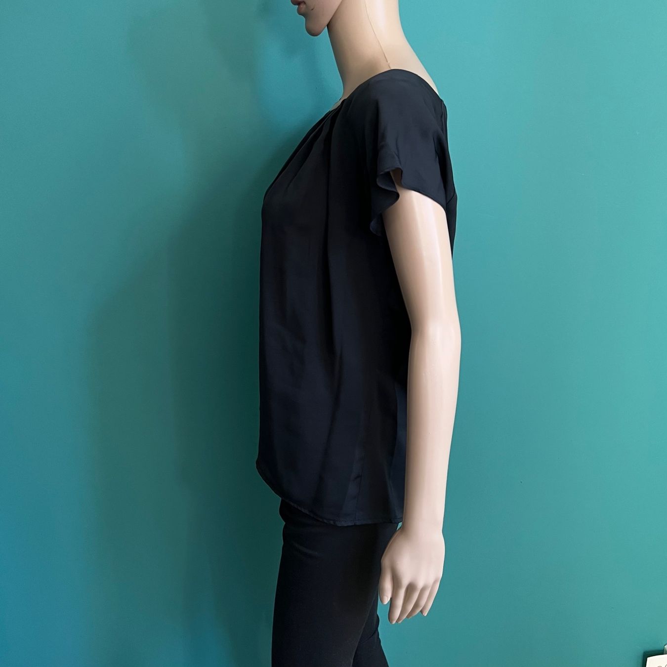 Zara T-shirt: ZARA T-Shirt 🖤 – Usato da Zürich venduto da ClosetQueen 2
