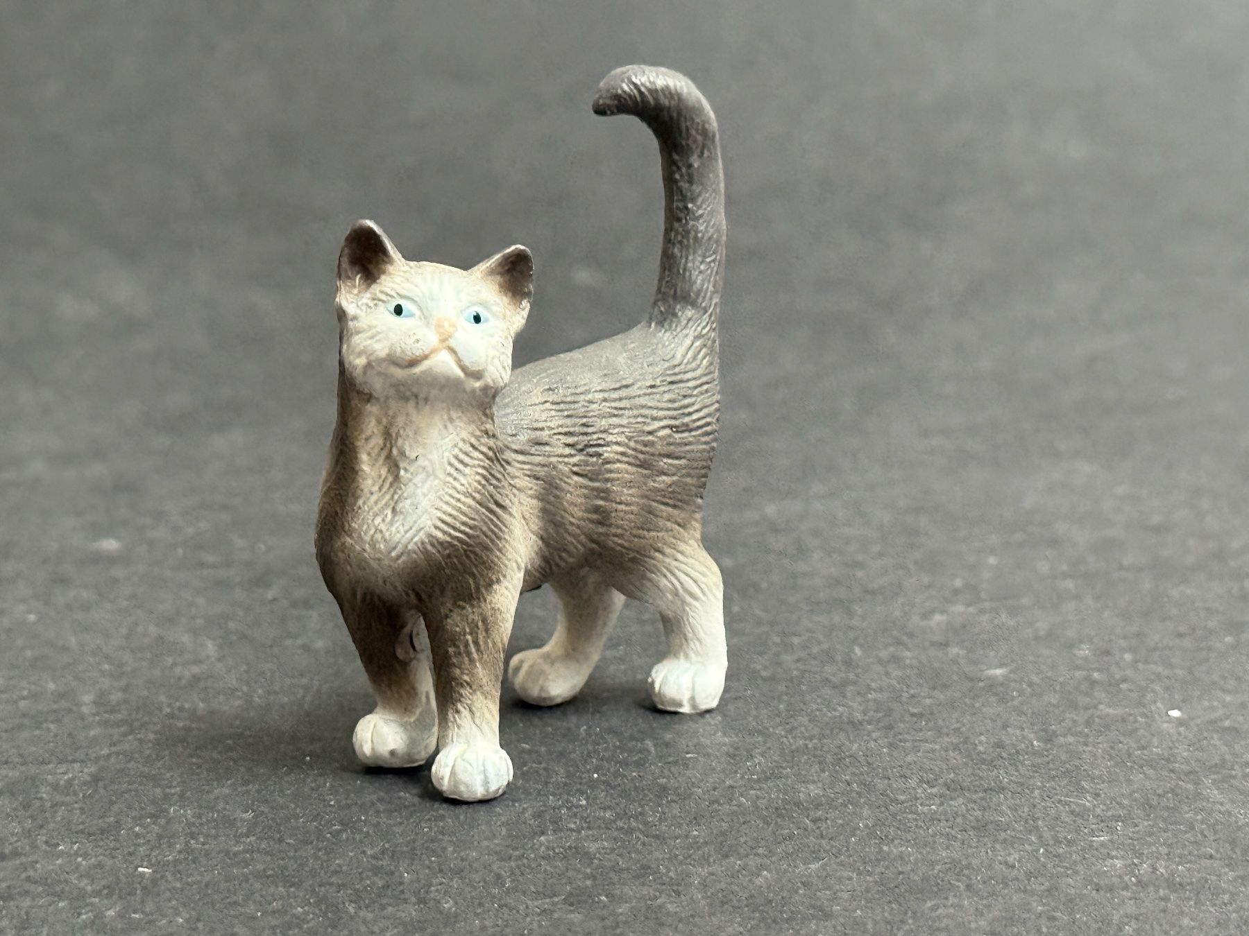 Schleich Figuren: Schleich – 13122 Katze grau – Gebraucht aus Ennetbaden von mapa05 2