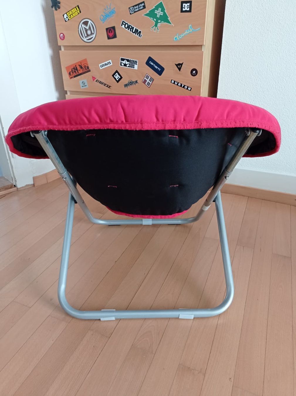 Ikea Poltrone: roter Sessel – Usato da Bern venduto da spa_ybz5 1