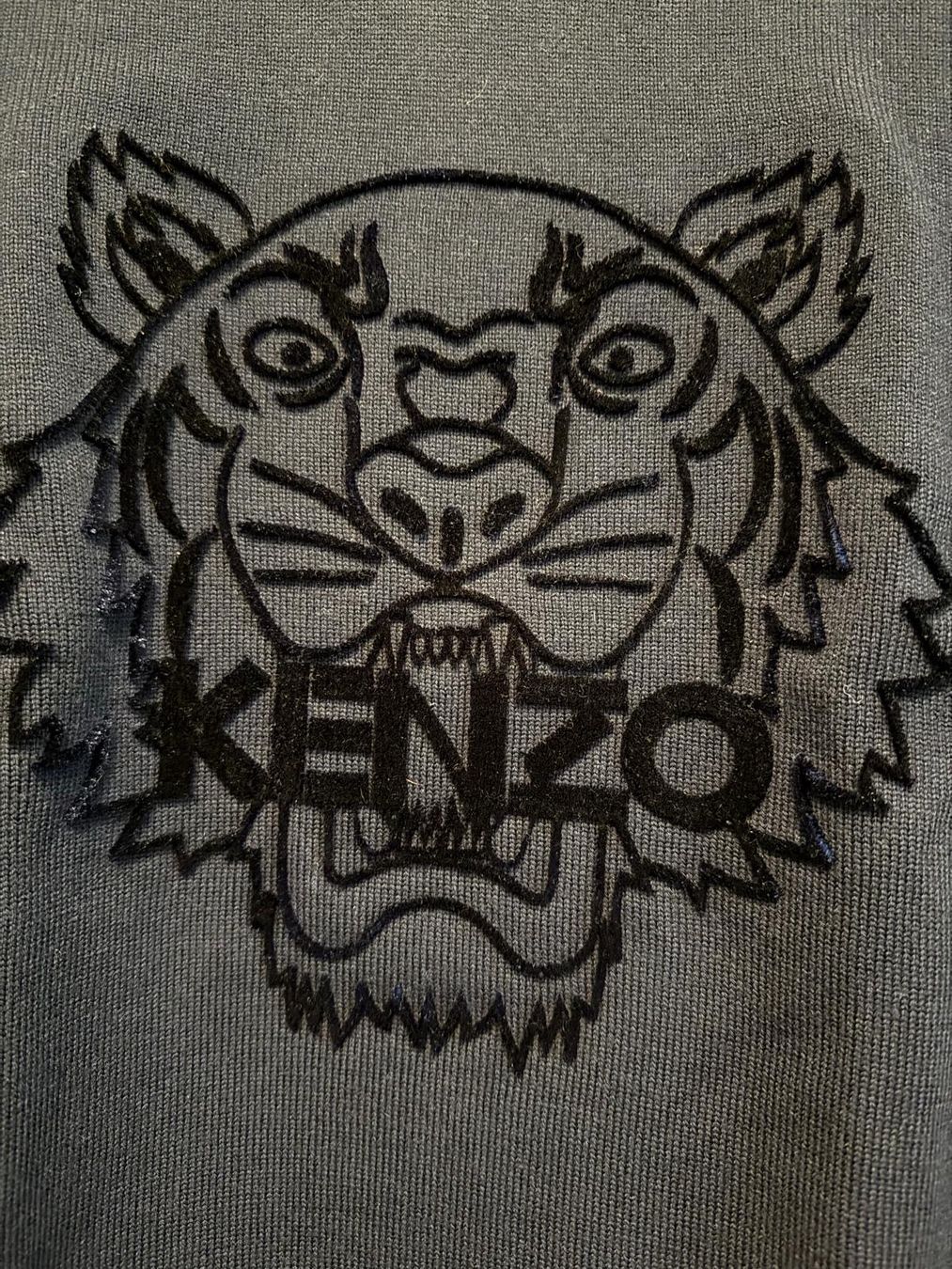 Kenzo Pullover & Sweatshirts: Stilvoller dunkelblauer Wollpullover von Kenzo Pull laine – Gebraucht aus Mont-sur-Lausanne von jolieresale 9