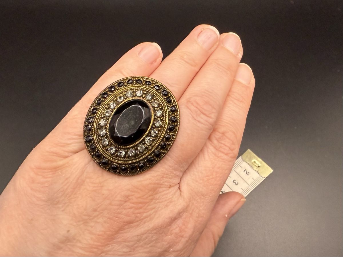 Ringe: Vintage Kristalle Schwarzer Cocktailring Elastische Größe – Gebraucht aus Lamone von LaCantinaMagica 2