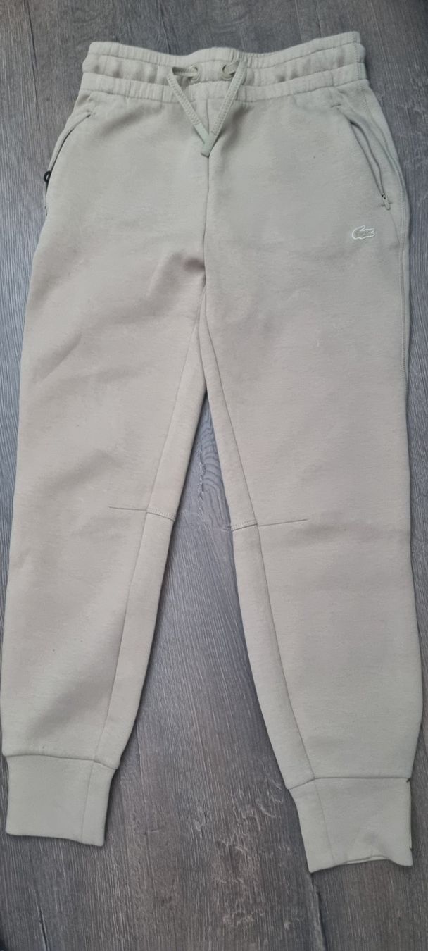 Lacoste Pantaloni: Trainerhose Lacoste Gr.34 ungetragen – Nuovo (secondo la descrizione) da Embrach venduto da Valday